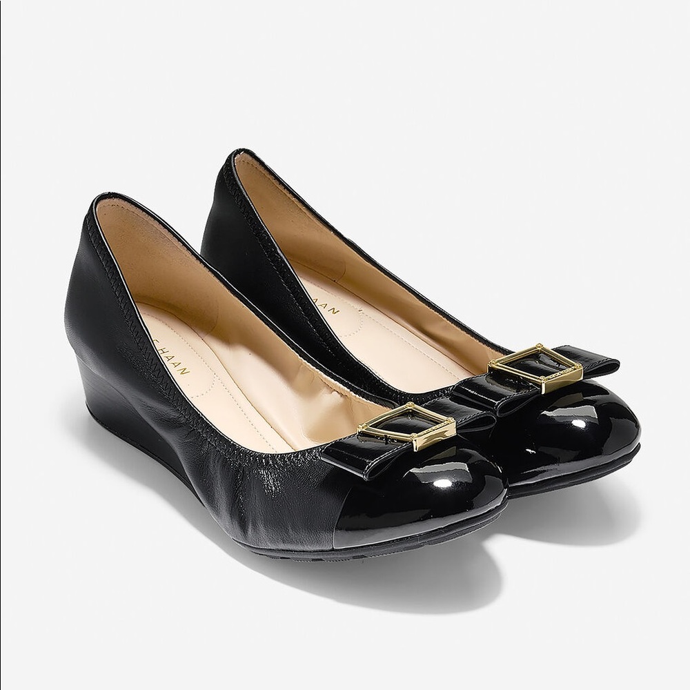 Cole Haan Emory Bow Wedge 7 1/2 like new!!